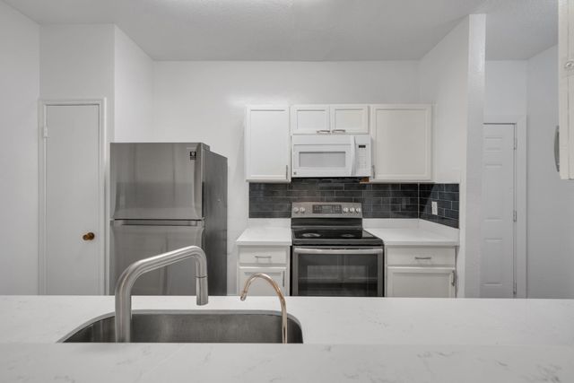 6000 Reims Road 4103, Houston, TX 77036