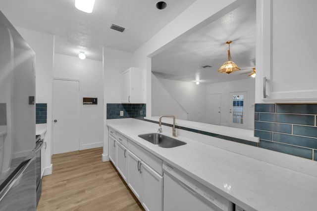 6000 Reims Road 4103, Houston, TX 77036