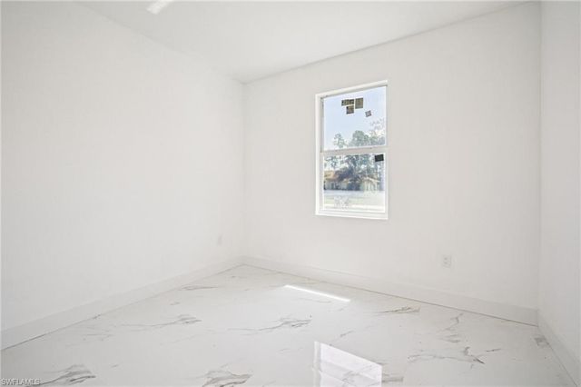 524 FairFax AVE, Lehigh Acres, FL 33974