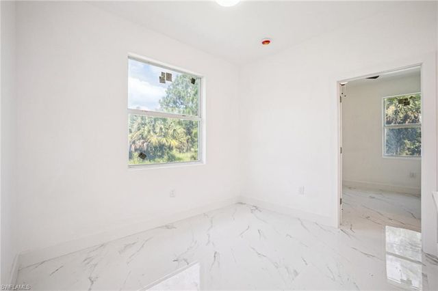 524 FairFax AVE, Lehigh Acres, FL 33974