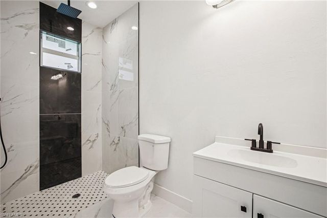 524 FairFax AVE, Lehigh Acres, FL 33974