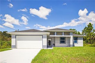 524 FairFax AVE, Lehigh Acres, FL 33974