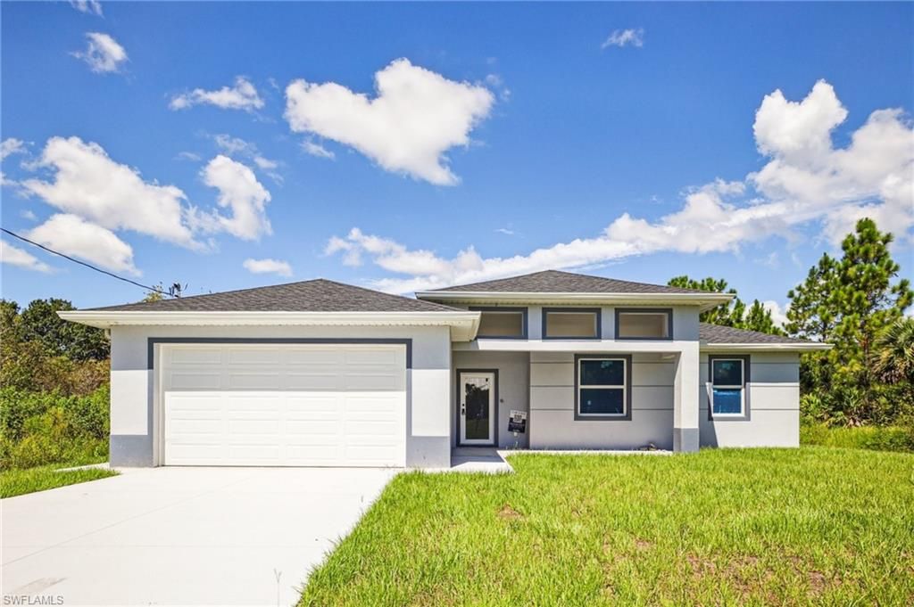 524 FairFax AVE, Lehigh Acres, FL 33974