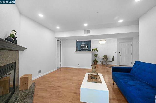 1410 Bel Air Dr 203, Concord, CA 94521