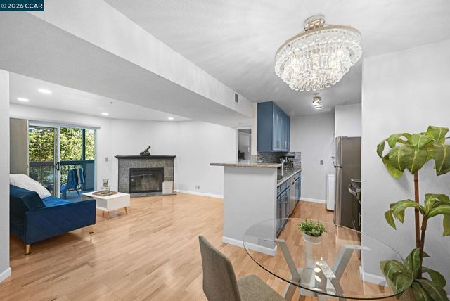 1410 Bel Air Dr 203, Concord, CA 94521