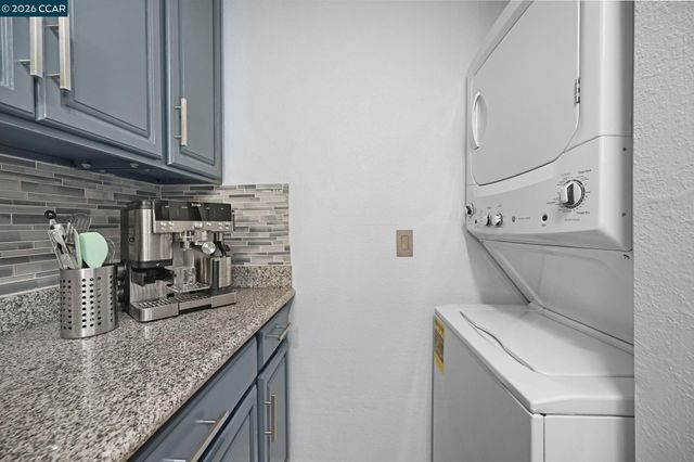 1410 Bel Air Dr 203, Concord, CA 94521