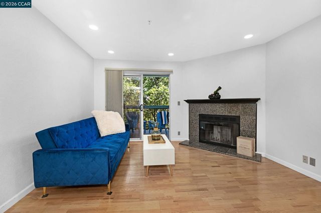 1410 Bel Air Dr 203, Concord, CA 94521