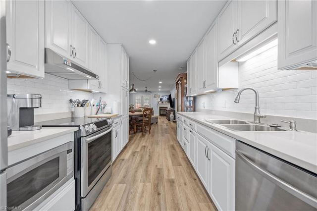 663 Dobson Court, Kernersville, NC 27284