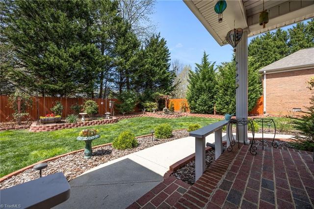 663 Dobson Court, Kernersville, NC 27284