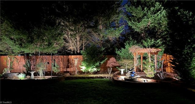 663 Dobson Court, Kernersville, NC 27284