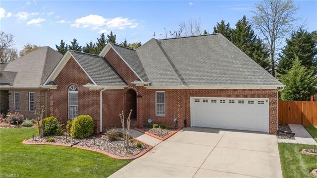 663 Dobson Court, Kernersville, NC 27284