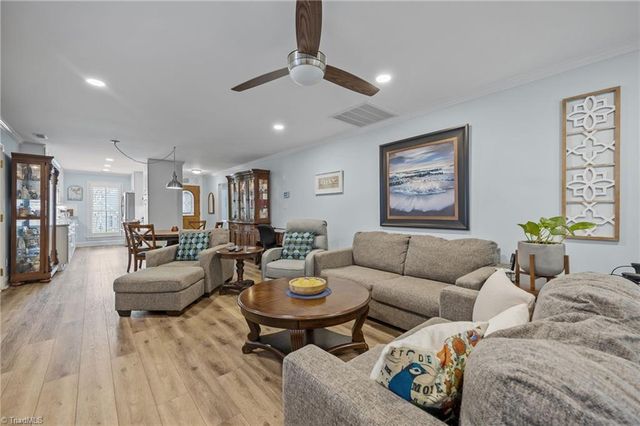 663 Dobson Court, Kernersville, NC 27284