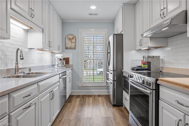 663 Dobson Court, Kernersville, NC 27284