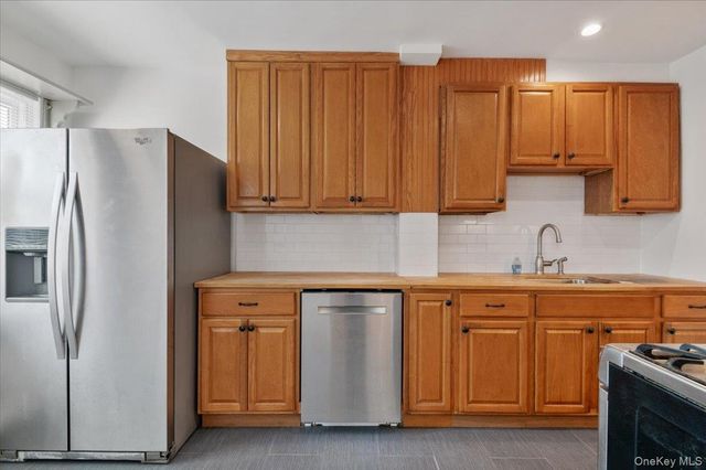 169-16 32nd Avenue, Flushing, NY 11358