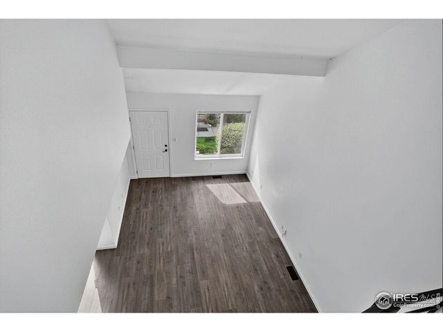 2148 Meadow Ct, Longmont, CO 80501