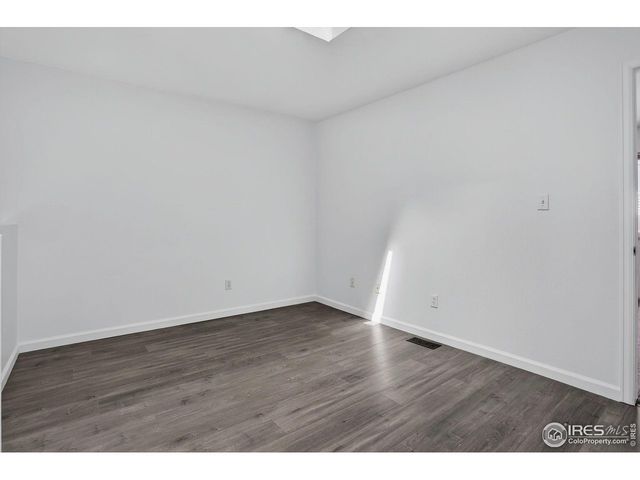 2148 Meadow Ct, Longmont, CO 80501