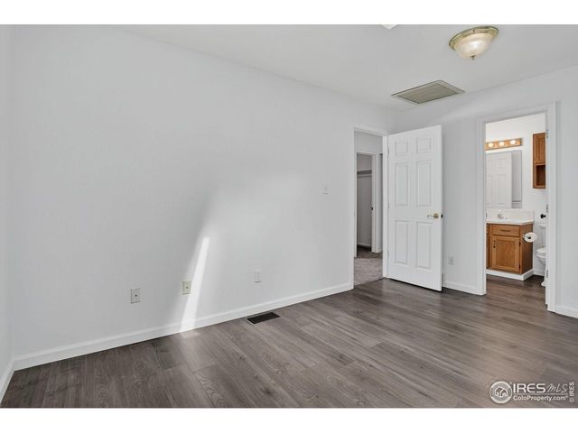 2148 Meadow Ct, Longmont, CO 80501