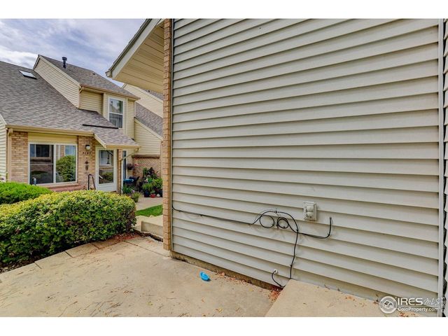 2148 Meadow Ct, Longmont, CO 80501