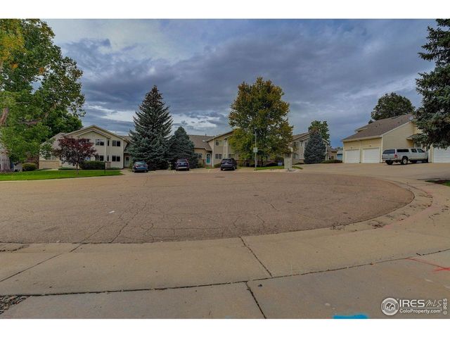 2148 Meadow Ct, Longmont, CO 80501