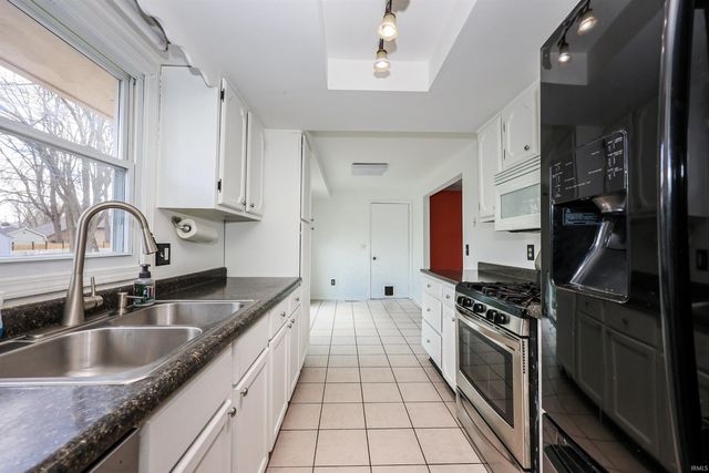 7714 Clover Meadow Drive, Fort Wayne, IN 46815