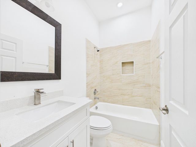 4619 Stassen Street B, Houston, TX 77051