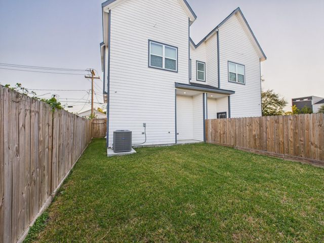 4619 Stassen Street B, Houston, TX 77051