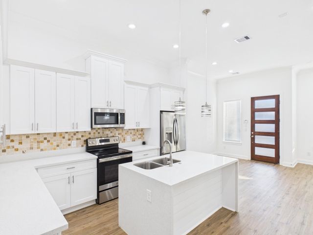 4619 Stassen Street B, Houston, TX 77051