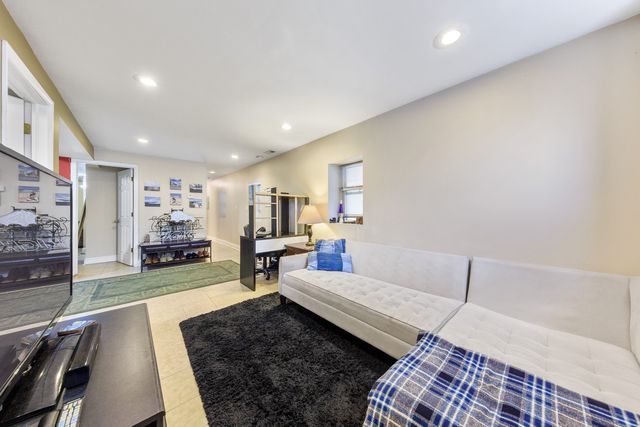 921 S Oakley Boulevard G, Chicago, IL 60612