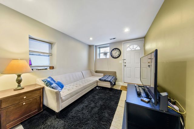 921 S Oakley Boulevard G, Chicago, IL 60612