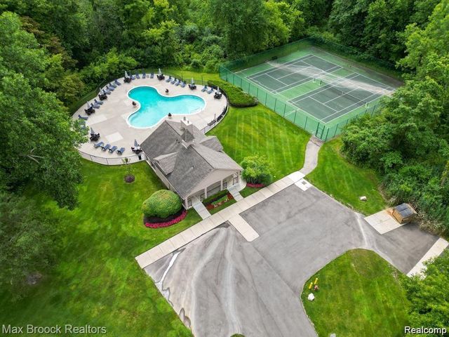 7422 Azalea Court, West Bloomfield, MI 48322