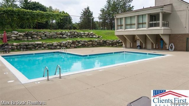 7422 Azalea Court, West Bloomfield, MI 48322