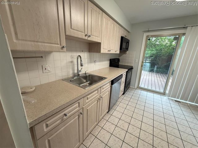 7422 Azalea Court, West Bloomfield, MI 48322