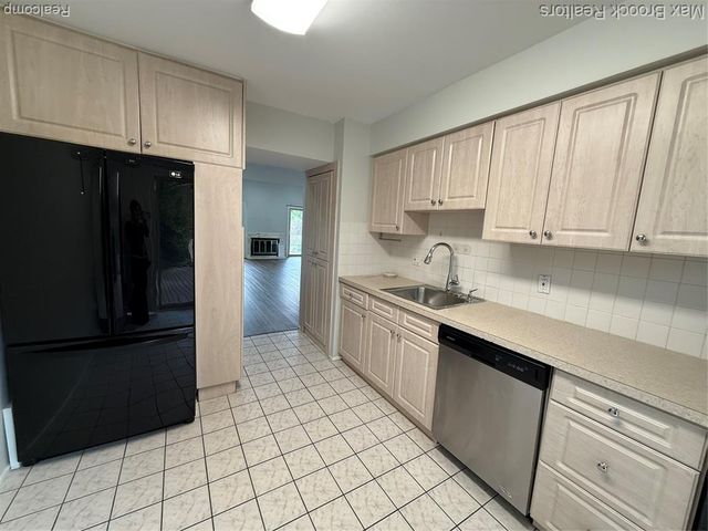7422 Azalea Court, West Bloomfield, MI 48322