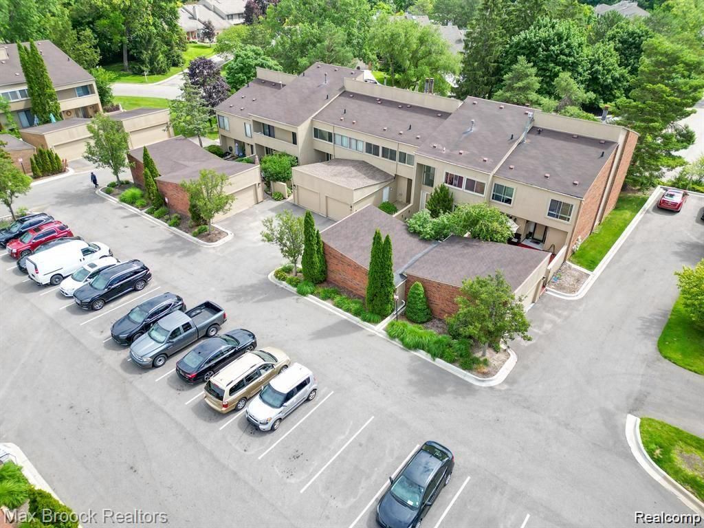 7422 Azalea Court, West Bloomfield, MI 48322