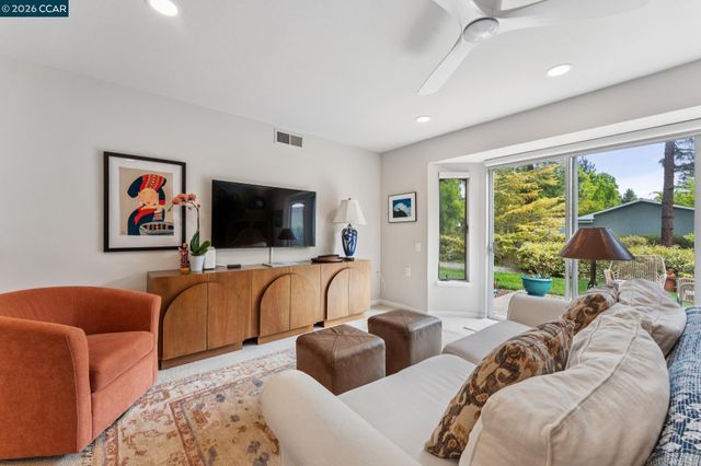 1316 Singingwood Court 4, Walnut Creek, CA 94595