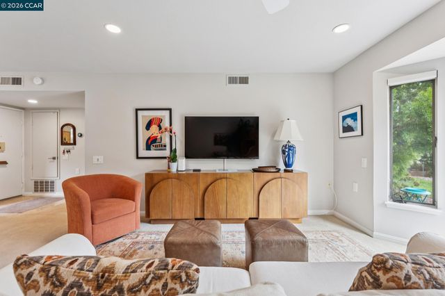 1316 Singingwood Court 4, Walnut Creek, CA 94595