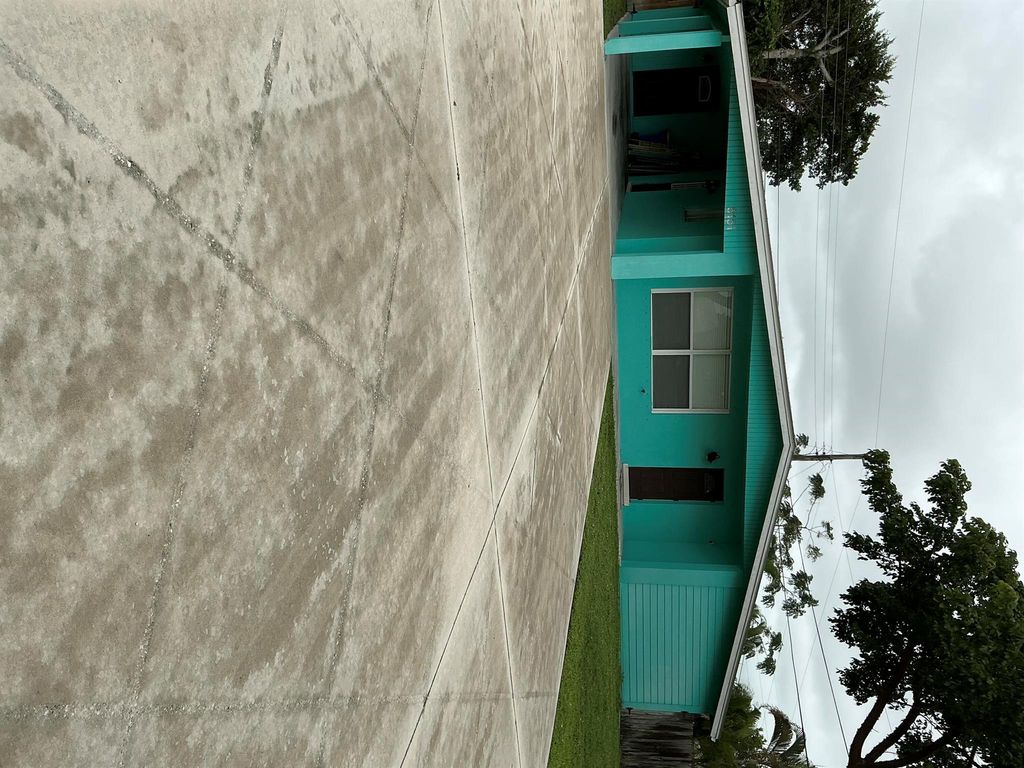 8151 SE Evergreen Street, Hobe Sound, FL 33455