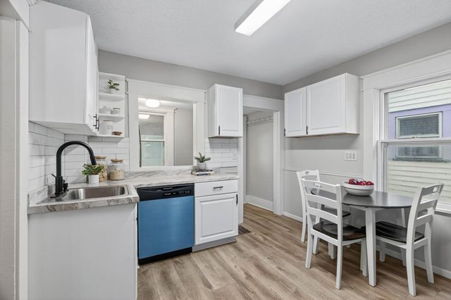 682 Fairview Avenue N, Saint Paul, MN 55104