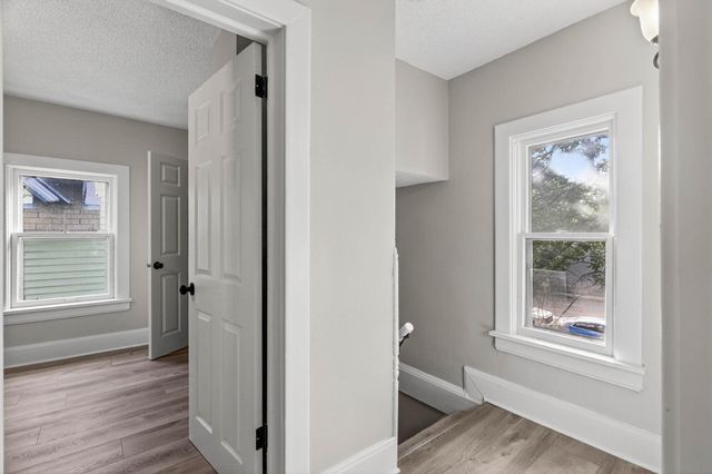 682 Fairview Avenue N, Saint Paul, MN 55104