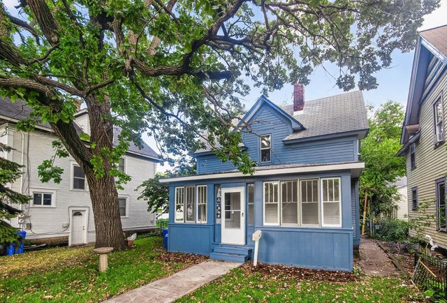 682 Fairview Avenue N, Saint Paul, MN 55104