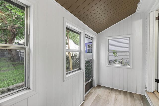 682 Fairview Avenue N, Saint Paul, MN 55104