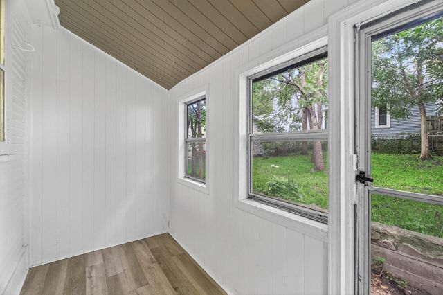 682 Fairview Avenue N, Saint Paul, MN 55104