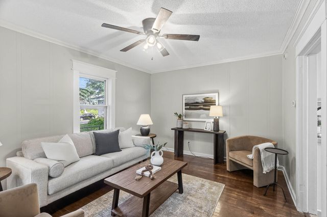 682 Fairview Avenue N, Saint Paul, MN 55104