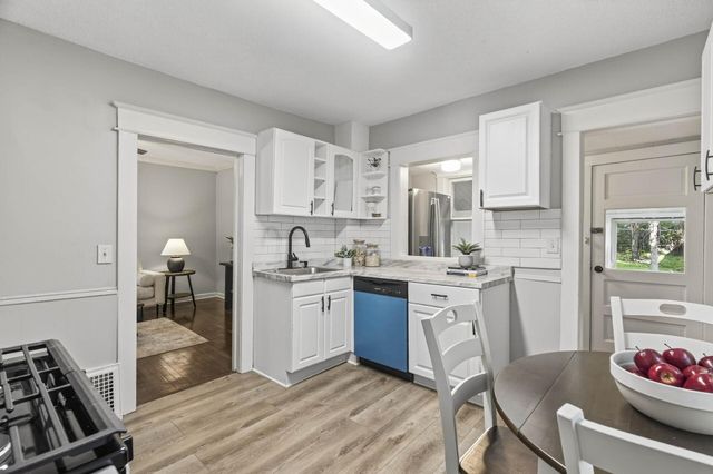 682 Fairview Avenue N, Saint Paul, MN 55104