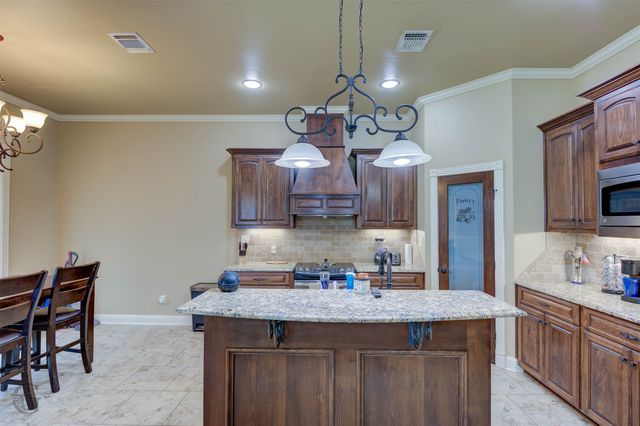 2728 Caplis Sligo Plantation Drive, Bossier City, LA 71112