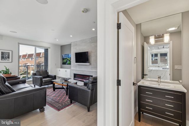 527 BROWN ST, Philadelphia, PA 19123