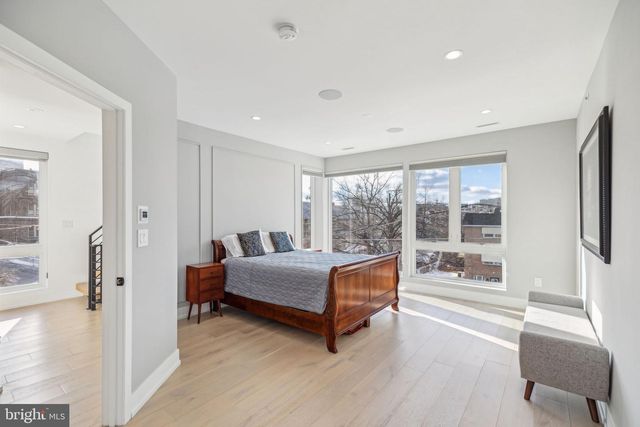 527 BROWN ST, Philadelphia, PA 19123