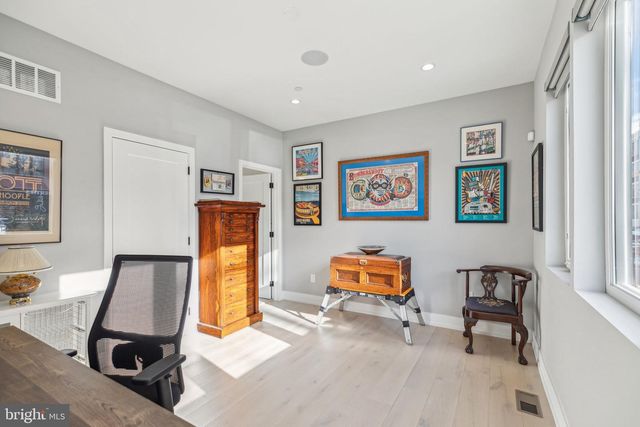 527 BROWN ST, Philadelphia, PA 19123