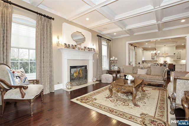 165 Cortland Drive 5, Saddle River, NJ 07458