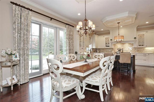 165 Cortland Drive 5, Saddle River, NJ 07458